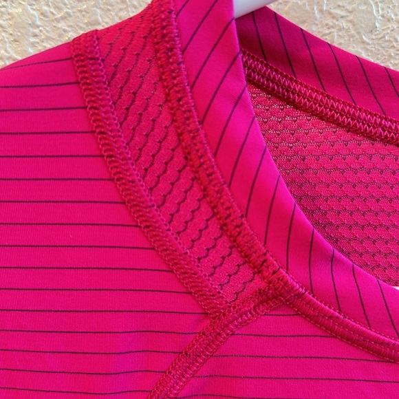 Lululemon Run For Gold LS - Picture 5 of 10